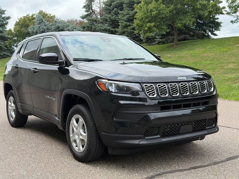 Used 2022 Jeep Compass Sport AWD/4WD image 1