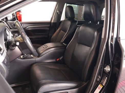 Used 2018 Toyota Highlander Limited Platinum AWD/4WD image 14