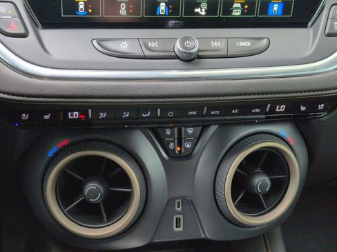 Used 2023 Chevrolet Blazer Premier w/ Driver Confidence II Package FWD image 33