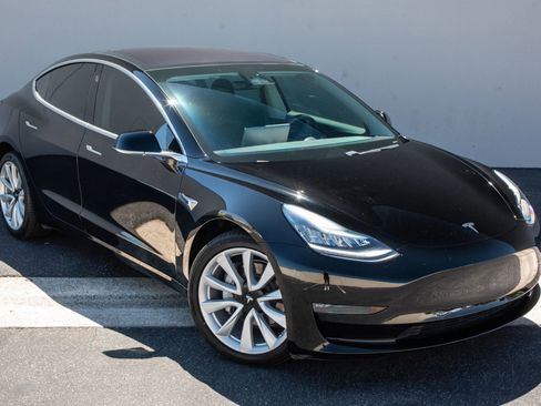 Used 2018 Tesla Model 3 Long Range image 6