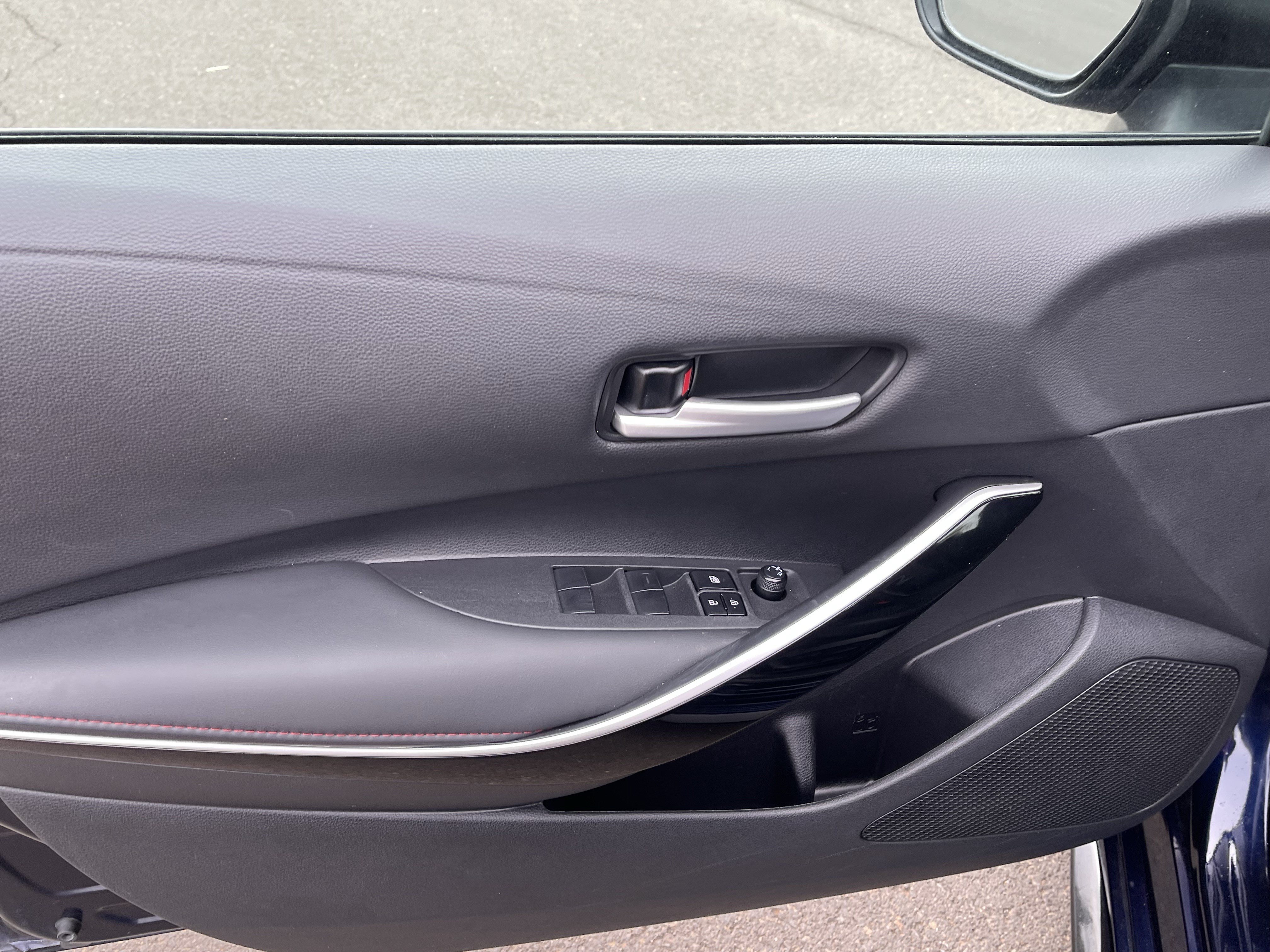 Used 2024 Toyota Corolla XSE FWD image 18
