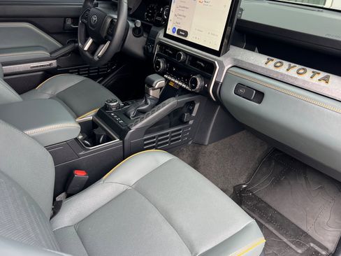 Used 2025 Toyota 4Runner Trailhunter image 13