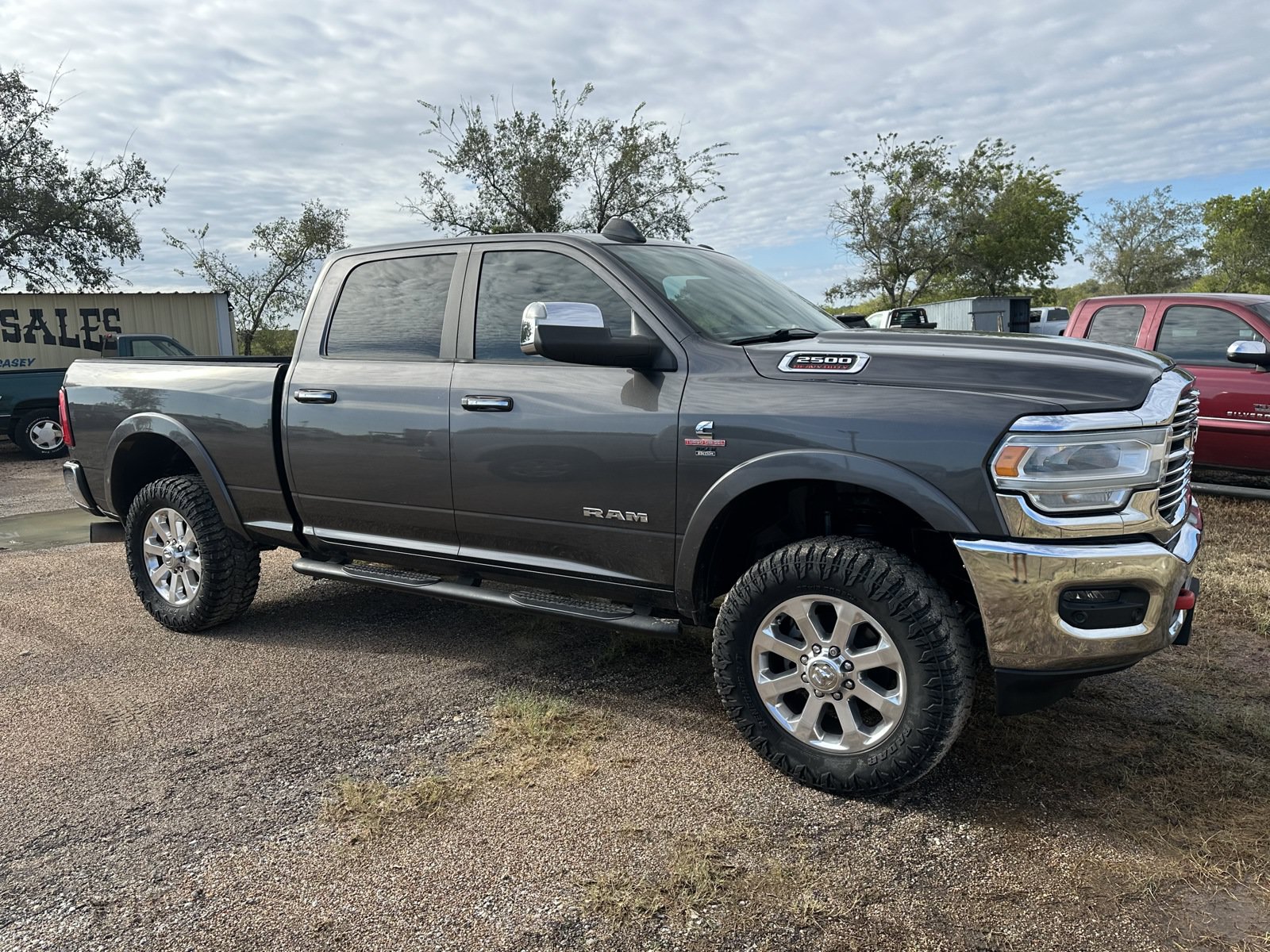 Used 2019 RAM 2500 Laramie AWD/4WD image 1
