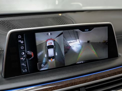 Used 2016 BMW 740i w/ Executive Package image 24