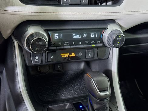 Certified 2021 Toyota RAV4 XLE Premium AWD/4WD image 8