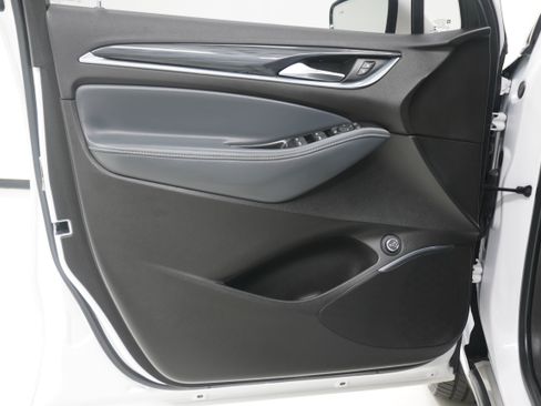 Used 2022 Buick Enclave Essence FWD image 16