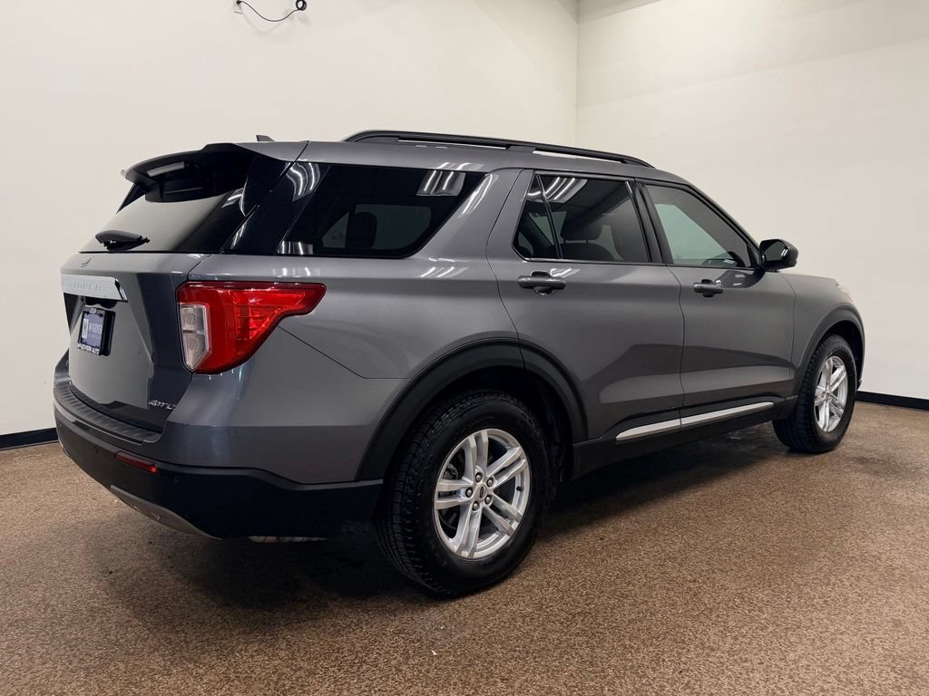 Used 2022 Ford Explorer XLT w/ Equipment Group 202A AWD/4WD image 6