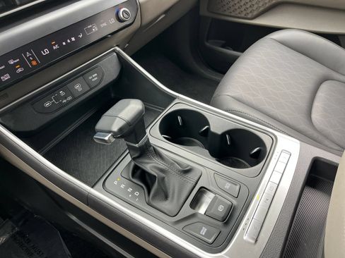 Used 2026 Kia Carnival FWD image 43
