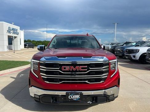 Used 2024 GMC Sierra 1500 SLT AWD/4WD image 2