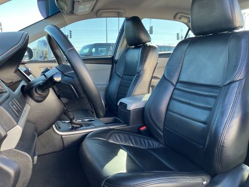 Used 2017 Toyota Camry SE image 21