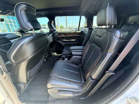 Used 2024 Jeep Grand Cherokee L Summit w/ High Altitude Package AWD/4WD image 28