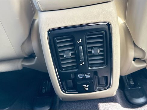 Used 2019 Jeep Grand Cherokee Limited AWD/4WD image 31