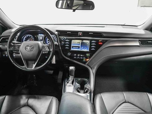 Used 2019 Toyota Camry SE image 14