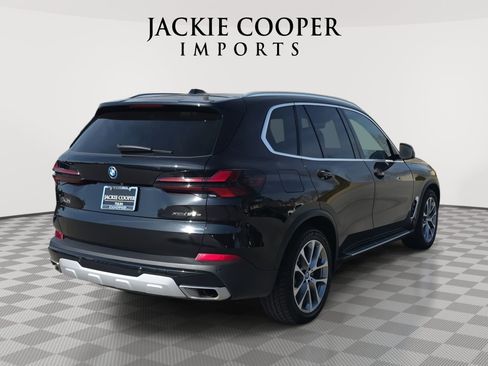 Used 2025 BMW X5 xDrive50e image 5