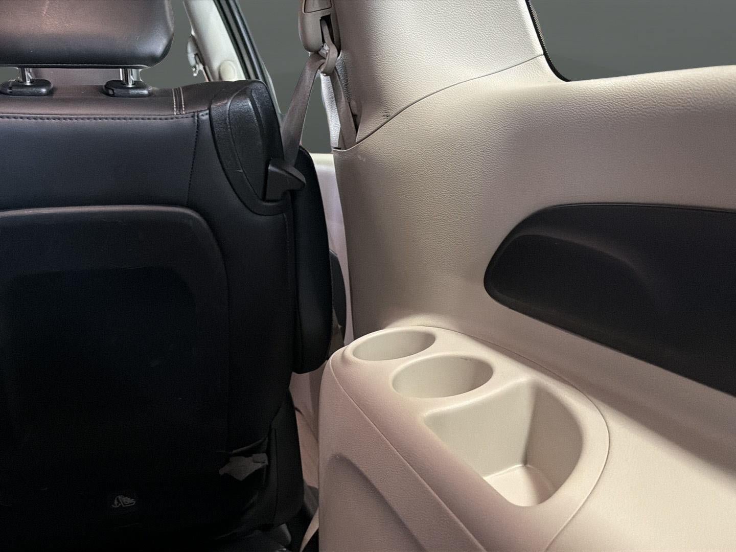 Used 2024 Chrysler Pacifica Limited FWD image 29