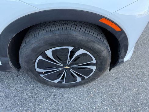 Used 2024 Chevrolet Blazer EV LT image 15