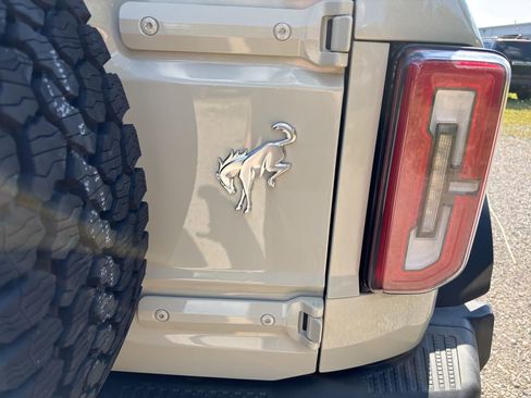 New 2026 Ford Bronco Badlands AWD/4WD image 9