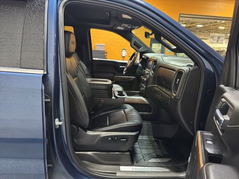 Used 2019 Chevrolet Silverado 1500 High Country w/ Technology Package AWD/4WD image 20