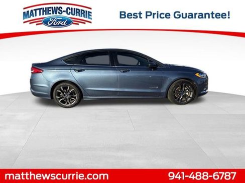 Certified 2018 Ford Fusion SE w/ Equipment Group 601A image 3