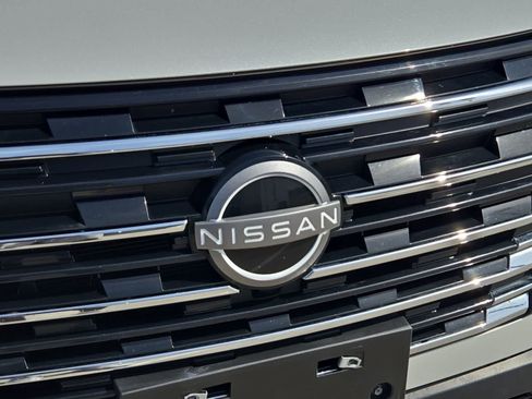 Used 2024 Nissan Rogue S FWD image 10