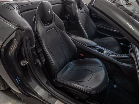 Used 2020 Ferrari Portofino RWD image 33