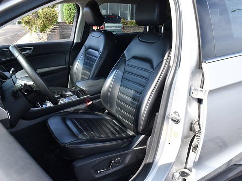 Used 2019 Ford Edge SEL w/ Equipment Group 201A AWD/4WD image 3