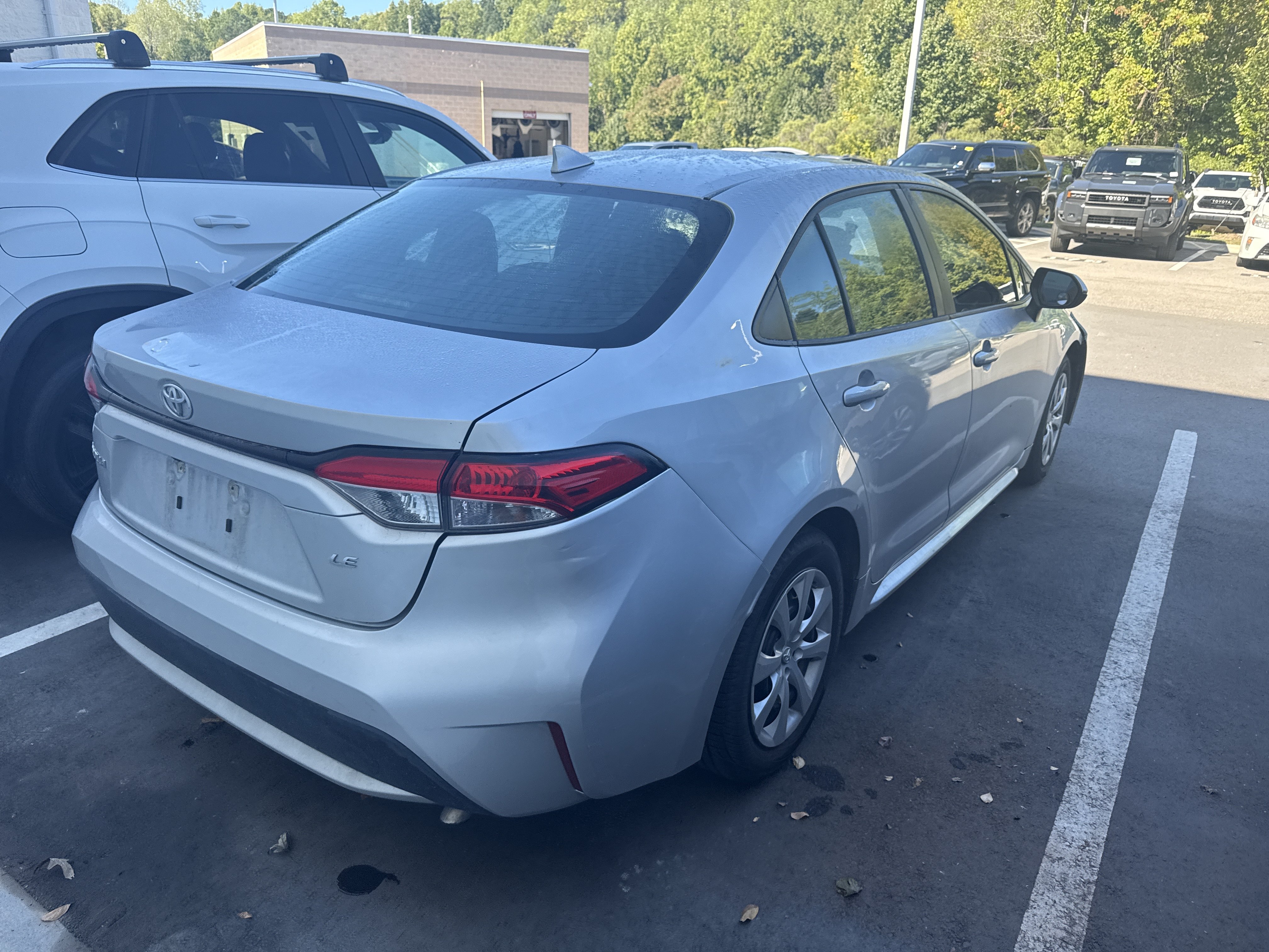 Used 2021 Toyota Corolla LE FWD image 6