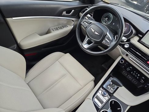 Used 2025 Genesis G70 2.5T image 16