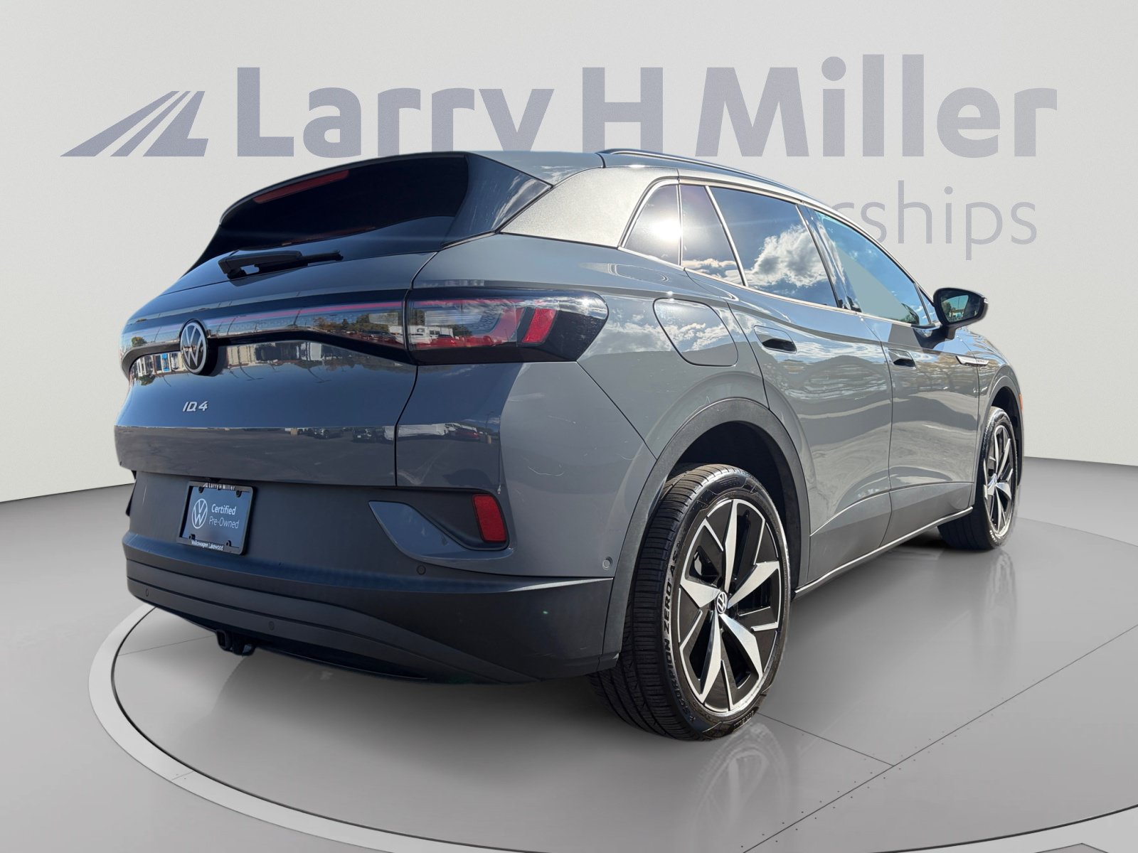 Used 2023 Volkswagen ID.4 Pro S AWD/4WD image 5