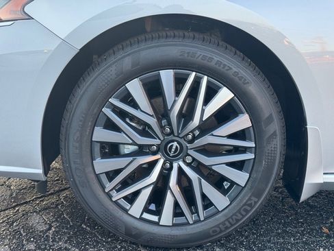 New 2025 Nissan Altima 2.5 SV w/ SV Premium Package image 9