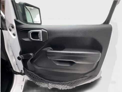 Used 2022 Jeep Wrangler Sport AWD/4WD image 28