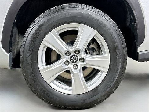 Used 2023 Toyota Highlander L image 30