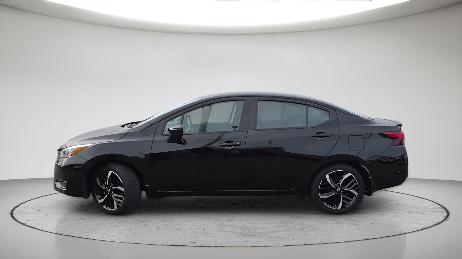 Used 2025 Nissan Versa SR w/ Trunk Package FWD image 11