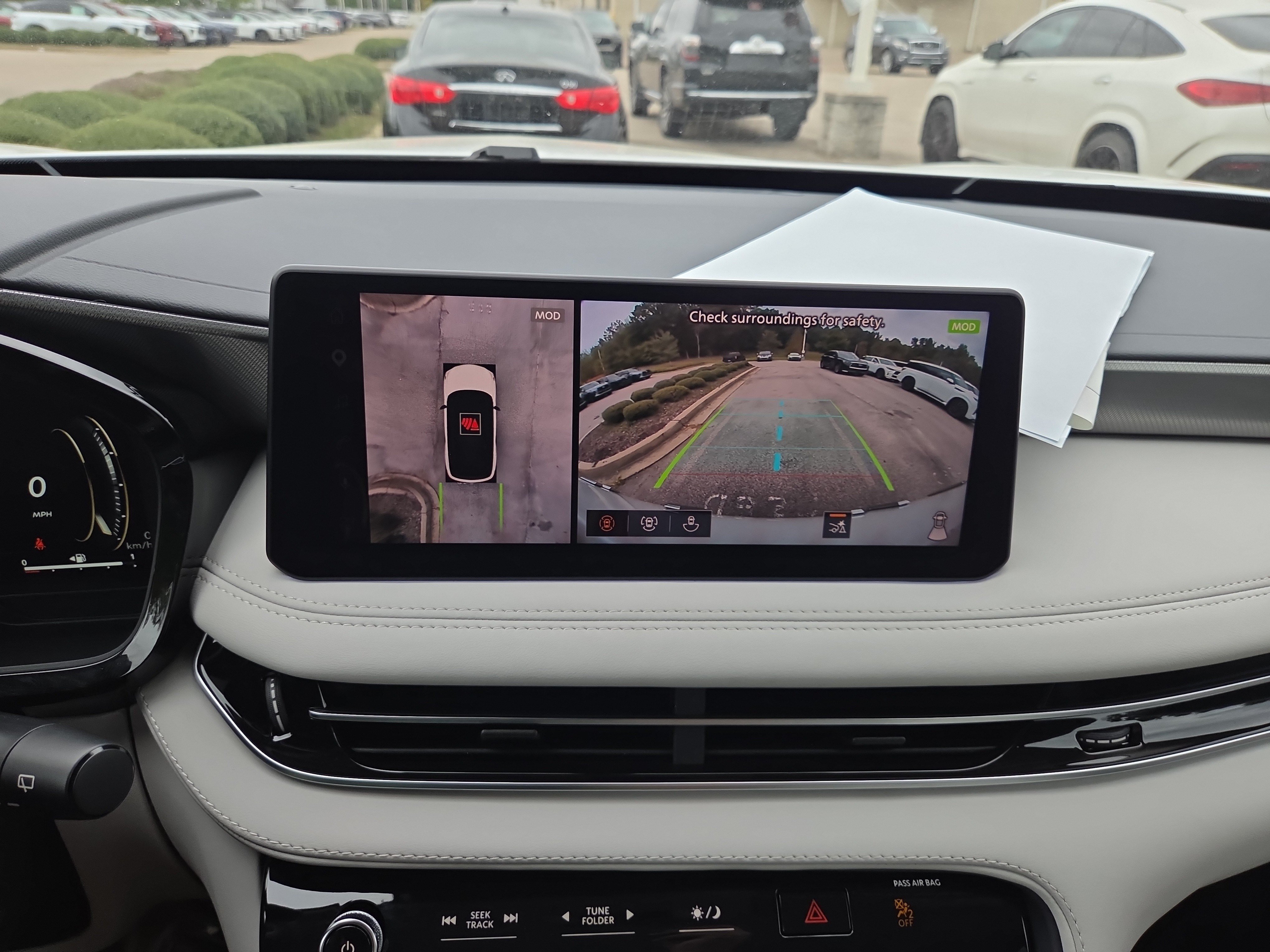 Used 2027 INFINITI QX60 Luxe w/ Cargo Package FWD image 15