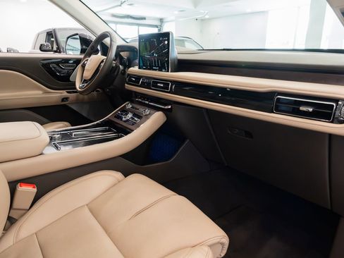 Used 2023 Lincoln Aviator Reserve w/ Equipment Group 201A image 27