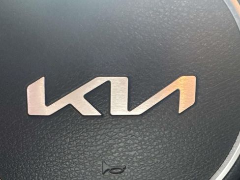 Used 2023 Kia Sportage EX AWD/4WD image 31