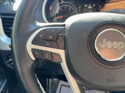Used 2014 Jeep Cherokee Latitude w/ Cold Weather Group AWD/4WD image 19