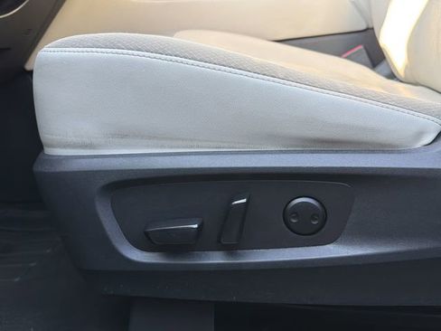 Used 2022 Nissan Pathfinder SL image 30