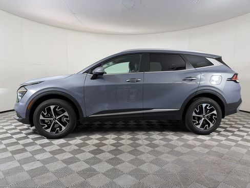 Used 2024 Kia Sportage EX AWD/4WD image 2