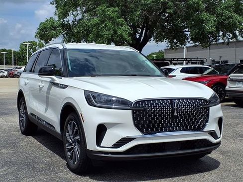 New 2026 Lincoln Aviator AWD image 4