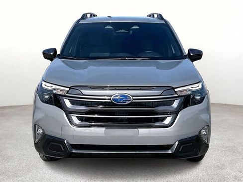 Used 2025 Subaru Forester Premium AWD/4WD image 4