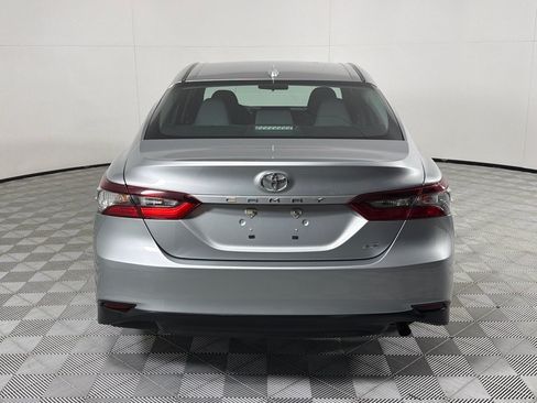 Used 2022 Toyota Camry LE FWD image 5