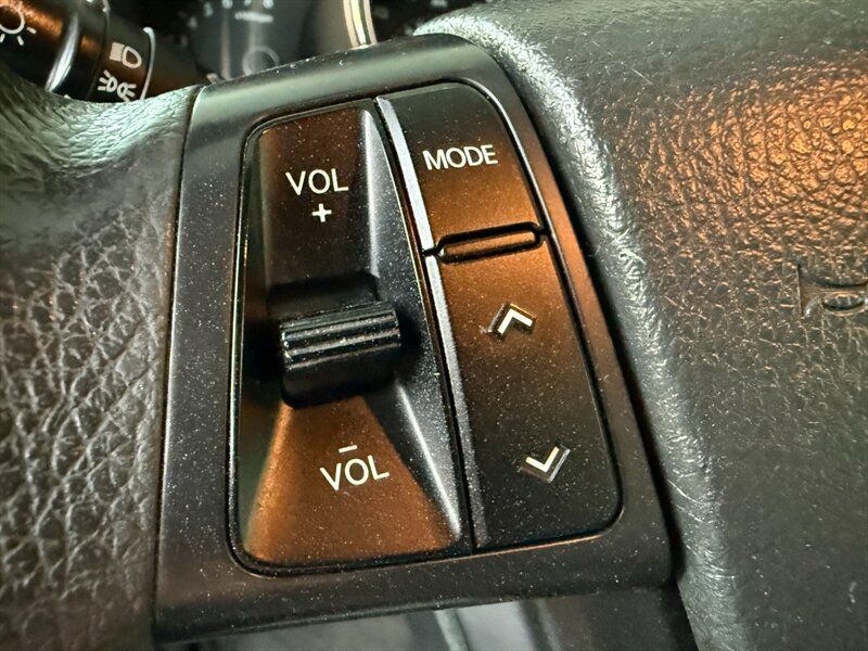 Used 2011 Kia Sorento LX AWD/4WD image 20