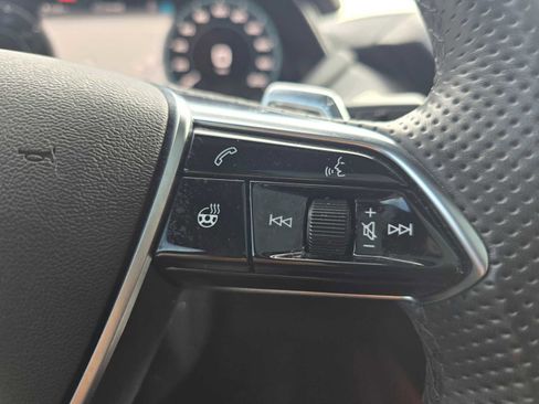 Used 2022 Audi e-tron GT Prestige image 33