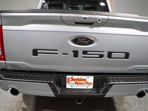 Used 2022 Ford F150 Lariat w/ Equipment Group 502A High AWD/4WD image 9