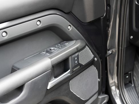 Used 2023 Land Rover Defender 90 Carpathian Edition image 23