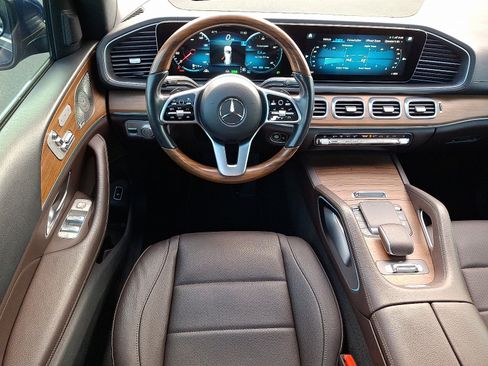 Used 2022 Mercedes-Benz GLS 450 4MATIC image 11