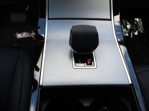 Used 2025 Land Rover Range Rover Evoque S image 16