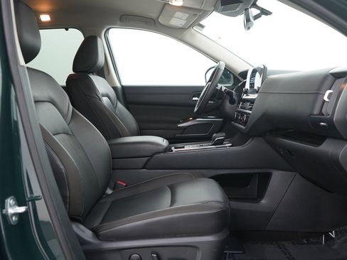 Used 2023 Nissan Pathfinder SL image 10