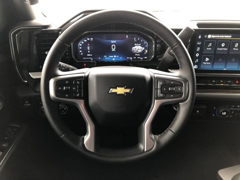 Used 2026 Chevrolet Silverado 1500 LT AWD/4WD image 14